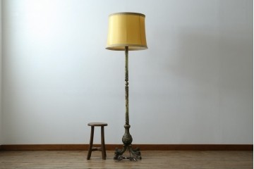 イタリアビンテージ　高級イタリア輸入品　ONYX ART　クラシカルエレガント　大理石ポールと美しい真鍮細工のフロアスタンド　(R-083792)