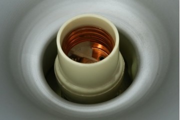 イタリアビンテージ　高級イタリア輸入品　ONYX ART　クラシカルエレガント　大理石ポールと美しい真鍮細工のフロアスタンド　(R-083792)