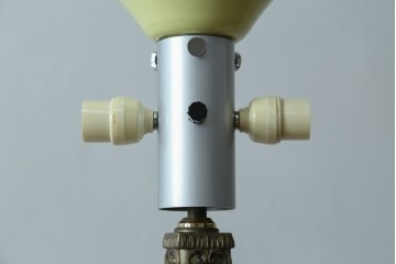 イタリアビンテージ　高級イタリア輸入品　ONYX ART　クラシカルエレガント　大理石ポールと美しい真鍮細工のフロアスタンド　(R-083792)