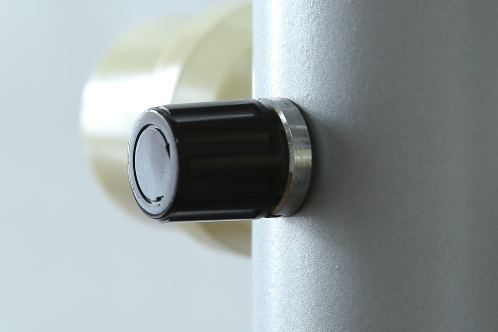 イタリアビンテージ　高級イタリア輸入品　ONYX ART　クラシカルエレガント　大理石ポールと美しい真鍮細工のフロアスタンド　(R-083792)