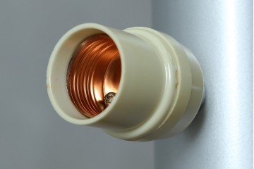 イタリアビンテージ　高級イタリア輸入品　ONYX ART　クラシカルエレガント　大理石ポールと美しい真鍮細工のフロアスタンド　(R-083792)