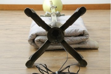 イタリアビンテージ　高級イタリア輸入品　ONYX ART　クラシカルエレガント　大理石ポールと美しい真鍮細工のフロアスタンド　(R-083792)