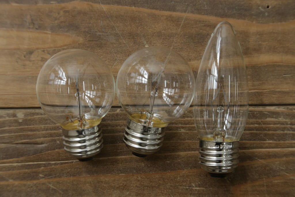 イタリアビンテージ　高級イタリア輸入品　ONYX ART　クラシカルエレガント　大理石ポールと美しい真鍮細工のフロアスタンド　(R-083792)