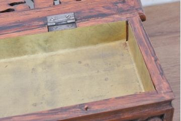 中国ビンテージ　民芸家具　龍・花の彫刻入り!引き出し付きアンティーク調収納箱(小引き出し、木箱、小物入れ、ヴィンテージ)(R-083793)