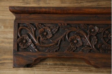 中国ビンテージ　民芸家具　龍・花の彫刻入り!引き出し付きアンティーク調収納箱　(R-083793)