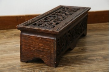 中国ビンテージ　民芸家具　龍・花の彫刻入り!引き出し付きアンティーク調収納箱　(R-083793)