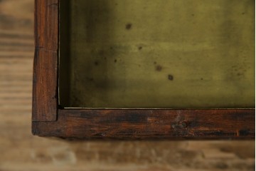 中国ビンテージ　民芸家具　龍・花の彫刻入り!引き出し付きアンティーク調収納箱　(R-083793)