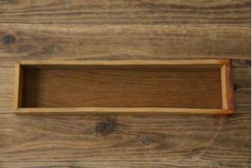 中国ビンテージ　民芸家具　龍・花の彫刻入り!引き出し付きアンティーク調収納箱　(R-083793)