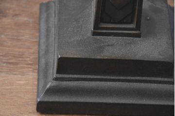 中古　ティファニースタイル　ステンドグラス　ブロンズフレーム　インテリアのアクセントになるテーブルスタンド(テーブルランプ、卓上照明、テーブルライト、スタンドライト、間接照明)(R-083798)