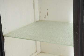 和製アンティーク　ペイント仕上げ限定　見せる収納・隠す収納!インテリアを楽しめるデンタルキャビネット　(R-083800)