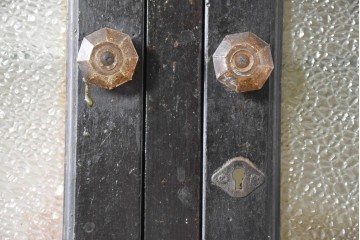 和製アンティーク　ペイント仕上げ限定　見せる収納・隠す収納!インテリアを楽しめるデンタルキャビネット　(R-083800)