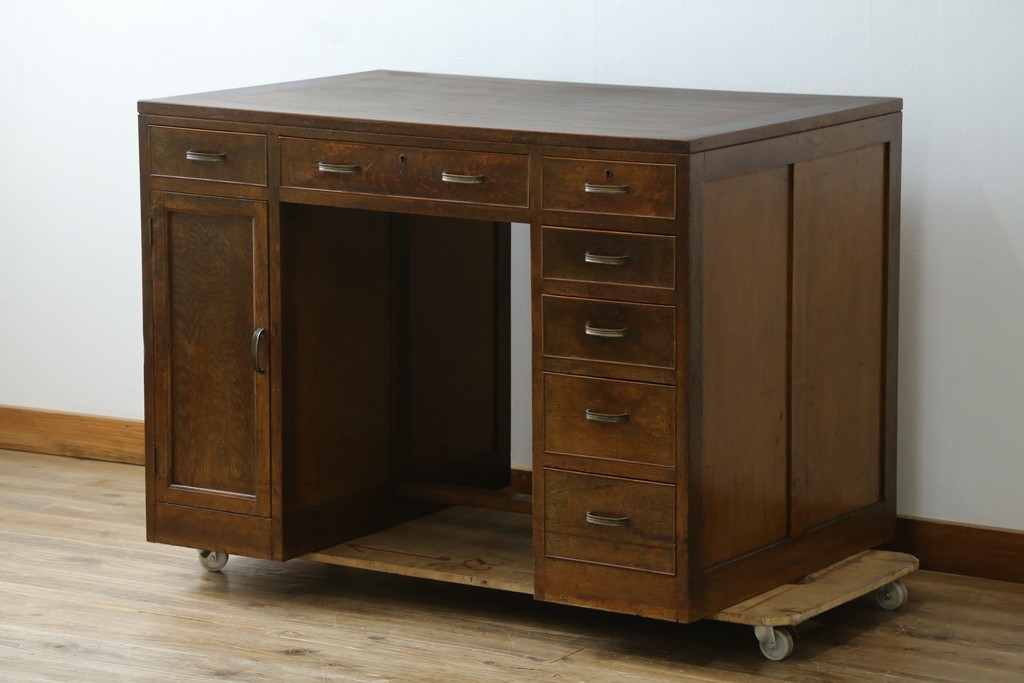 和製アンティーク　レトロな雰囲気が魅力の両袖机　(R-083801)