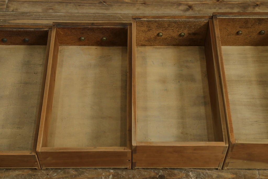 和製アンティーク　レトロな雰囲気が魅力の両袖机　(R-083801)