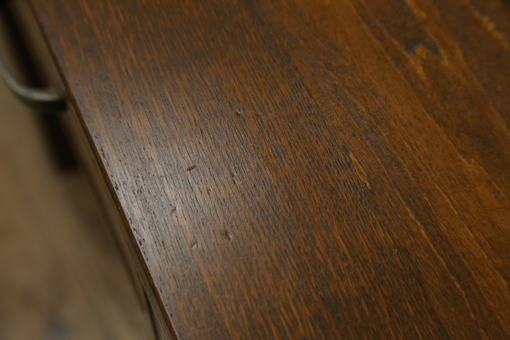 和製アンティーク　レトロな雰囲気が魅力の両袖机　(R-083801)