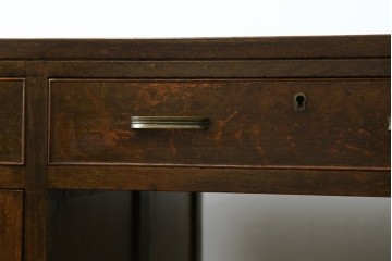 和製アンティーク　レトロな雰囲気が魅力の両袖机　(R-083801)