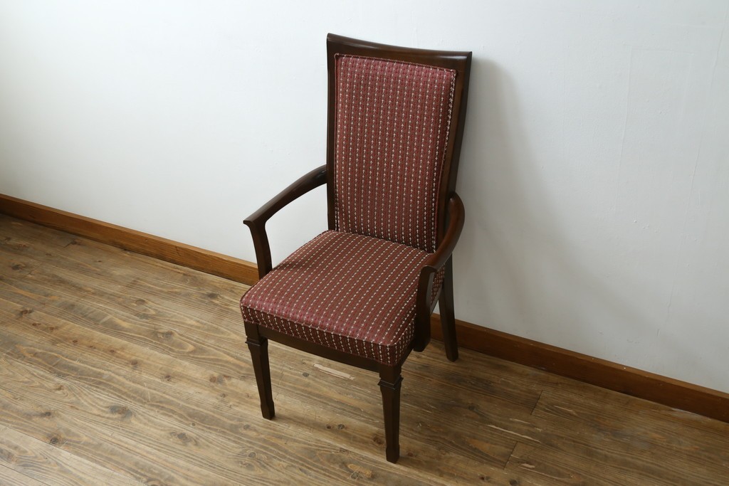 中古　美品　maruni(マルニ木工)　地中海シリーズ　あらゆるシーンに気品を添える逸品のカンヌアームチェア　定価約10万円　(R-083802)