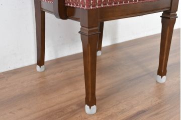 中古　美品　maruni(マルニ木工)　地中海ロイヤルシリーズ(ROYAL)　あらゆるシーンに気品を添える逸品のカンヌアームチェア(ダイニングチェア、椅子、イス)(定価約10万円)(R-083802)