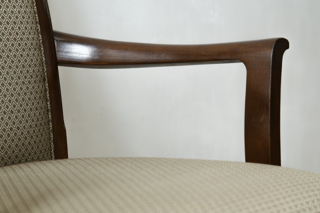 中古　美品　maruni(マルニ木工)　地中海ロイヤルシリーズ(ROYAL)　あらゆるシーンに気品を添える逸品のカンヌアームチェア　定価約10万円　(R-083803)
