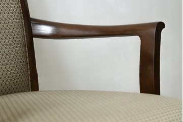 中古　美品　maruni(マルニ木工)　地中海ロイヤルシリーズ(ROYAL)　あらゆるシーンに気品を添える逸品のカンヌアームチェア　定価約10万円　(R-083803)