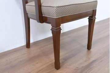 中古　美品　maruni(マルニ木工)　地中海ロイヤルシリーズ(ROYAL)　あらゆるシーンに気品を添える逸品のカンヌアームチェア(ダイニングチェア、椅子、イス)(定価約10万円)(R-083803)
