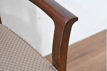 中古　美品　maruni(マルニ木工)　地中海ロイヤルシリーズ(ROYAL)　あらゆるシーンに気品を添える逸品のカンヌアームチェア(ダイニングチェア、椅子、イス)(定価約10万円)(R-083803)