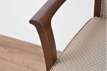 中古　美品　maruni(マルニ木工)　地中海ロイヤルシリーズ(ROYAL)　あらゆるシーンに気品を添える逸品のカンヌアームチェア(ダイニングチェア、椅子、イス)(定価約10万円)(R-083803)
