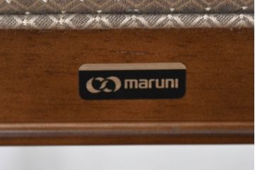 中古　美品　maruni(マルニ木工)　地中海ロイヤルシリーズ(ROYAL)　あらゆるシーンに気品を添える逸品のカンヌアームチェア(ダイニングチェア、椅子、イス)(定価約10万円)(R-083803)
