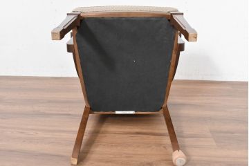 中古　美品　maruni(マルニ木工)　地中海ロイヤルシリーズ(ROYAL)　あらゆるシーンに気品を添える逸品のカンヌアームチェア(ダイニングチェア、椅子、イス)(定価約10万円)(R-083803)