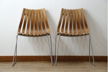 ノルウェービンテージ　名作　Hans Bruttrud(ハンス・ブラットルゥ)デザイン　スカンディアジュニア(Scandia Junior)　スタッキングチェア2脚セット(アームレスチェア、ダイニングチェア、椅子、イス、北欧ヴィンテージ、バラ売り可能)(R-083805)