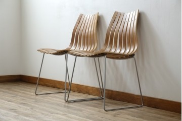 ノルウェービンテージ　名作　Hans Bruttrud(ハンス・ブラットルゥ)デザイン　スカンディアジュニア(Scandia Junior)　スタッキングチェア2脚セット(アームレスチェア、ダイニングチェア、椅子、イス、北欧ヴィンテージ、バラ売り可能)(R-083805)