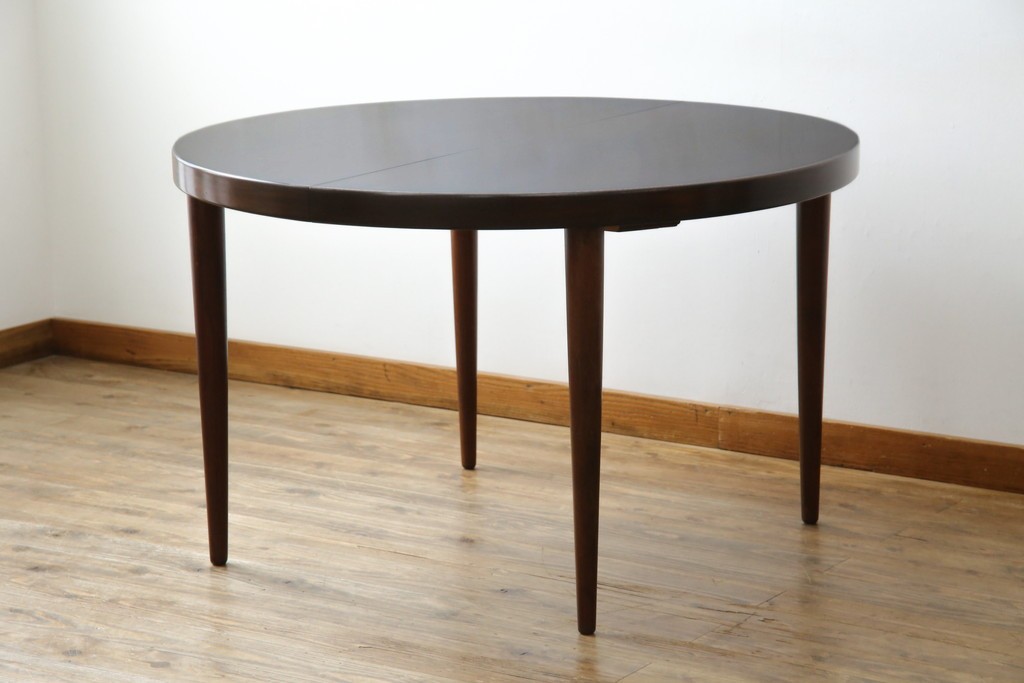 デンマークビンテージ　美品　Kai Kristiansen(カイ・クリスチャンセン)　ローズウッド材の上品な色合いが魅力のダイニングテーブル　(R-083806)