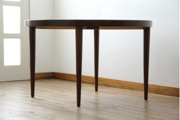 デンマークビンテージ　美品　Kai Kristiansen(カイ・クリスチャンセン)　ローズウッド材の上品な色合いが魅力のダイニングテーブル　(R-083806)