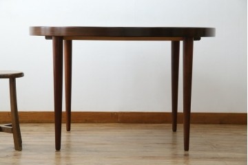 デンマークビンテージ　美品　Kai Kristiansen(カイ・クリスチャンセン)　ローズウッド材の上品な色合いが魅力のダイニングテーブル　(R-083806)