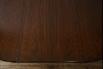 デンマークビンテージ　美品　Kai Kristiansen(カイ・クリスチャンセン)　ローズウッド材の上品な色合いが魅力のダイニングテーブル　(R-083806)