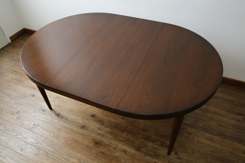 デンマークビンテージ　美品　Kai Kristiansen(カイ・クリスチャンセン)　ローズウッド材の上品な色合いが魅力のダイニングテーブル　(R-083806)