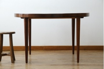 デンマークビンテージ　美品　Kai Kristiansen(カイ・クリスチャンセン)　ローズウッド材の上品な色合いが魅力のダイニングテーブル　(R-083806)