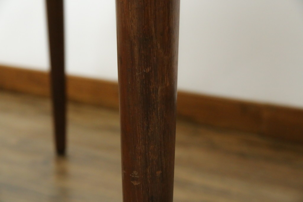 デンマークビンテージ　美品　Kai Kristiansen(カイ・クリスチャンセン)　ローズウッド材の上品な色合いが魅力のダイニングテーブル　(R-083806)