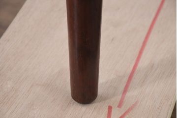 デンマークビンテージ　美品　Kai Kristiansen(カイ・クリスチャンセン)　ローズウッド材の上品な色合いが魅力のダイニングテーブル(エクステンションテーブル、拡張式テーブル、食卓、4人掛け、6人掛け、丸テーブル、ラウンドテーブル、オーバルテーブル、北欧ヴィンテージ)(R-083806)