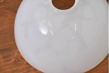 和製アンティーク　つるんとした質感が可愛らしい!様々なインテリアに馴染む半球型ランプシェード(照明カバー、吊り下げ照明、ペンダントライト、天井照明、シェード、電笠)(R-083807)