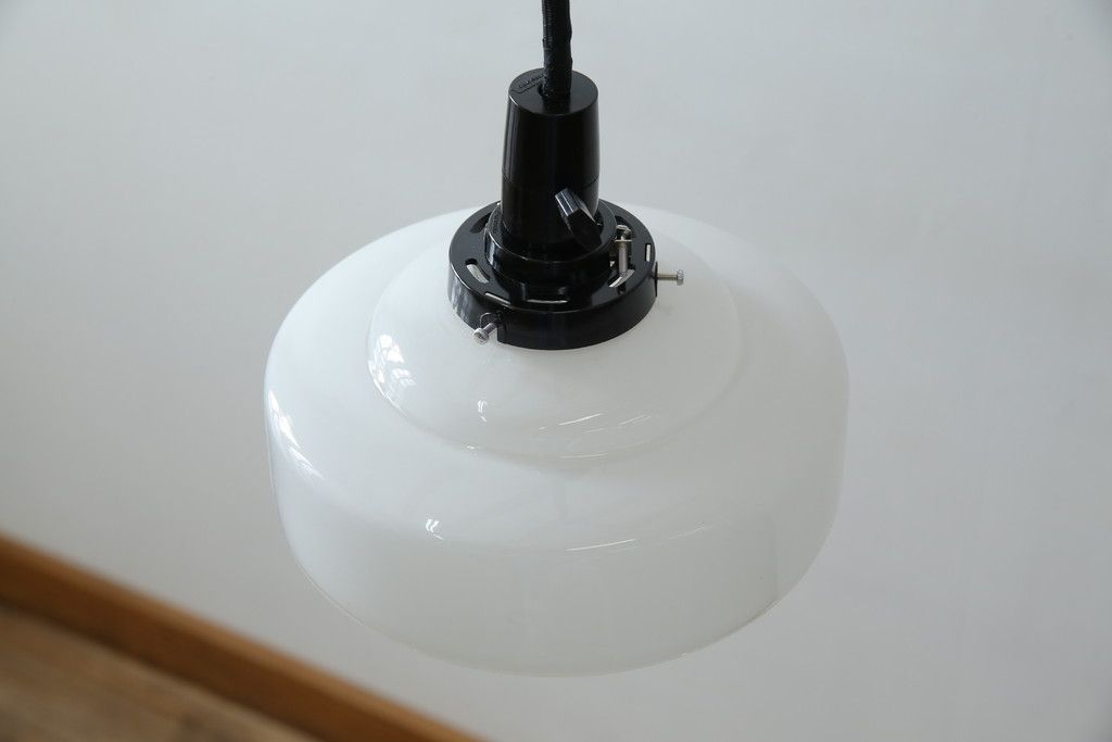 和製アンティーク　シンプルなのに存在感がある浅盛ガラスシェード(照明カバー、吊り下げ照明、ペンダントライト、天井照明、電笠)(R-083810)