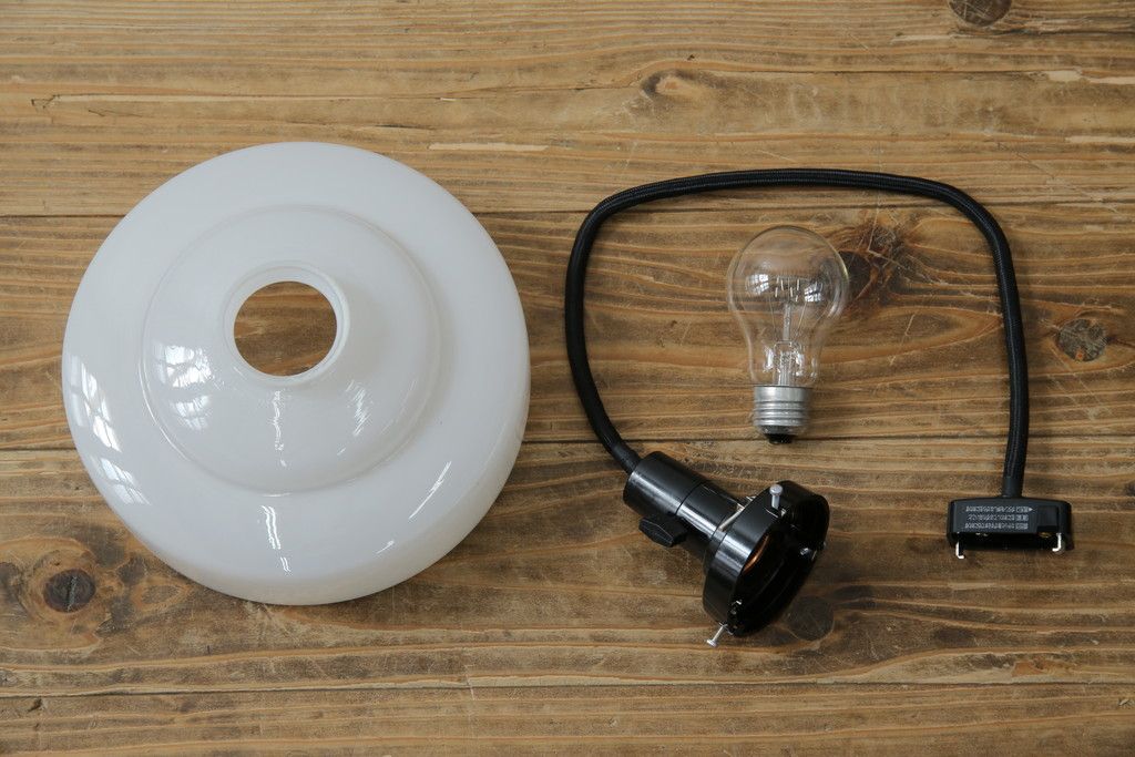 和製アンティーク　シンプルなのに存在感がある浅盛ガラスシェード(照明カバー、吊り下げ照明、ペンダントライト、天井照明、電笠)(R-083810)