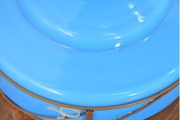《引っ掛けシーリング式ペンダントライト加工費込み》　和製アンティーク　繊細なセルロイド装飾が魅力的な青色被せガラスの浅盛ガラスセード(シェード、電笠、吊り下げ照明、ペンダントライト、照明カバー)(R-083811)