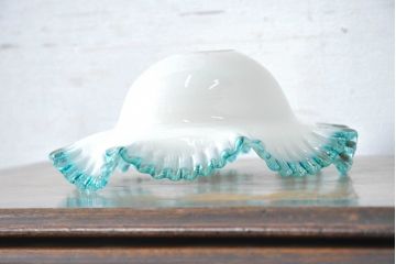 イギリスビンテージ　繊細な青縁のフリルが目を惹くランプシェード(照明カバー、吊り下げ照明、天井照明、ペンダントライト、ヴィンテージ、英国)(R-083812)