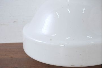 《引っ掛けシーリング式ペンダントライト加工費込み》　和製アンティーク　丸みを帯びたフォルムかわいらしい乳白ガラスペンダントライト(天井照明カバー、吊り下げ照明、シェード、電笠)(R-083820)