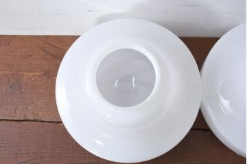 《引っ掛けシーリング式ペンダントライト加工費込み》　和製アンティーク　優美なフォルムが空間にやさしい印象を添える乳白ガラスペンダントライト(天井照明カバー、吊り下げ照明、シェード、電笠)(R-083821)