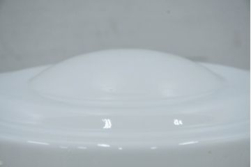 《引っ掛けシーリング式ペンダントライト加工費込み》　和製アンティーク　優美なフォルムが空間にやさしい印象を添える乳白ガラスペンダントライト(天井照明カバー、吊り下げ照明、シェード、電笠)(R-083821)