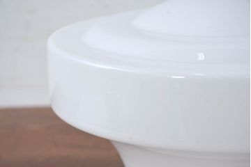 《引っ掛けシーリング式ペンダントライト加工費込み》　和製アンティーク　優美なフォルムが空間にやさしい印象を添える乳白ガラスペンダントライト(天井照明カバー、吊り下げ照明、シェード、電笠)(R-083821)