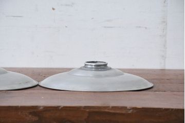 和製アンティーク　在庫10セットあります!!　インダストリアル　レトロなアルミ製のペンダントライトシェード2個セット(吊り下げ照明、天井照明、ランプシェード、電笠、照明カバー)(R-083827)
