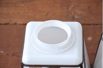 《引っ掛けシーリング式ペンダントライト加工費込み》　和製アンティーク　ベークライト　セルロイド装飾　昭和のなつかしさ漂ううペンダントライト2個セット(天井照明カバー、吊り下げ照明、シェード)(R-083837)