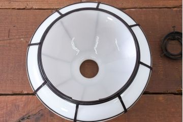 《引っ掛けシーリング式ペンダントライト加工費込み》　和製アンティーク　セルロイド装飾　落ち着いたえんじ色と優雅な曲線が調和したペンダントライト(天井照明カバー、吊り下げ照明、シェード、電笠)(R-083844)